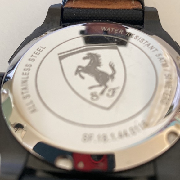 Excellent condition Ferrari men’s multi function watch - Picture 6 of 6